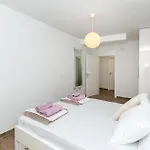 Apartament Lovely In With House Sea View Komarna