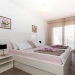 Lovely In With House Sea View