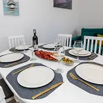 Lovely In With House Sea View Διαμέρισμα Komarna
