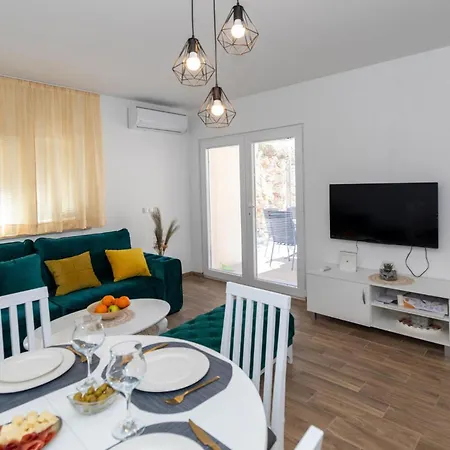Awesome In With House Sea View Apartment *