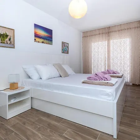 Apartament 3 Bedroom In *
